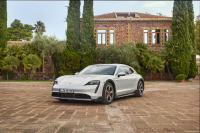 Porsche пренарежда стратегията си: съкращения и отказ от EV звена