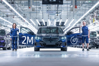 BMW произведе 2 милиона електромобила с i5 M60