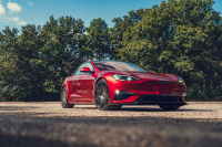 Tesla Model S Plaid срещу KITT: фантастиката вече не е толкова далеч