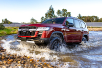 Toyota LandCruiser 300 Hybrid вдига летвата с рекордна мощност