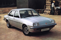 Chevrolet Cavalier чупи крушки в странна реклама от 80-те