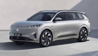 Dongfeng 008 идва с 6 места и до 636 км пробег