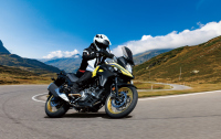 Suzuki V-Strom 650XT: Прагматичният боец, който отказва да се преклони пред технологиите