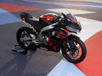 Aprilia RS 457: Спортен дух и премиум технологии в достъпен формат