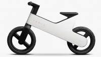 Tesla Balance Bike: Първото двуколесно на марката е тук – но е за най-малките
