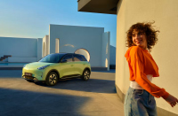 Geely E2 атакува Европа: Малкият електрически хечбек, който променя правилата в града