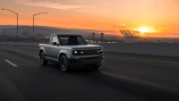 Slate Truck: Революция в бюджетния сегмент с подкрепата на Джеф Безос