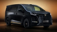 BYD Denza D9 Dark Gold: Луксозен миниван с истинско злато и безкомпромисна мощ