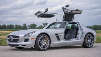 Mercedes-Benz SLS AMG счупи рекорди: Продаден за 775 000 долара