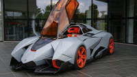 Уникалният изтребител на колела: Защо легендарното Lamborghini Egoista остава най-скъпият и луд концепт в историята