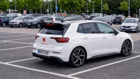 VW ID.3 Neo GTI: Електрическият спортен хечбек с 320 к.с. и задно задвижване пренася легендарния код в ново време