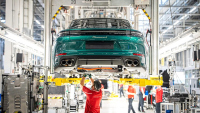 Криза в Цуфенхаузен: Porsche добавя още 5000 съкращения и преструктурира бизнеса си