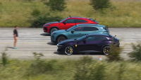 Електрическият крал: Porsche Cayenne Turbo Electric размаза Ferrari Purosangue и Lamborghini Urus в епичен дрег дубой