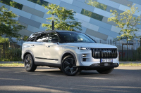 Нов играч с агресивна цена: Как Jaecoo 7 SHS-H разбърква картите при хибридните SUV модели