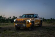 Toyota разтърси офроуд пазара за 2027 г.: Новите цветове Honeycomb и Hot Honey заедно с подобренията по FOX окачването