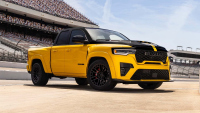 Брутален американски мускулест пикап: Ram 1500 Rumble Bee избухва с над 900 конски сили и заводска гаранция