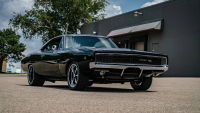 Американска мускулна легенда с цена от 239 900 долара: Уникален 1968 Dodge Charger R/T рестомод е на път да намери нов собственик