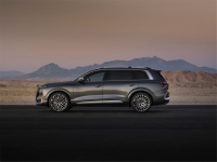 Битката на титаните: Новото Audi Q9 настъпва амбициозно срещу Mercedes-Benz GLS и BMW X7