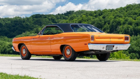 Plymouth Hemi Road Runner от 1969 година с рядък код Code 99 излиза на търг като колекционерски перaм
