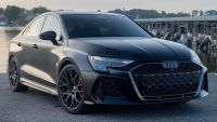Пазарната реалност на скоростта: Как чисто ново Audi RS 3 Sedan с дребни подобрения смени собственика си под цената от шоурума