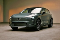 Volvo EX60 чупи рекорди: Премиум електрическият SUV с 810 км пробег слага в малкия си джоб конкуренцията