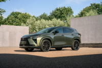 Силна еволюция: Lexus NX идва с 23 kWh батерия, бързо DC зареждане и над 100 км електрически пробег