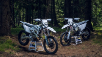 Заводски елит за тежки терени: Husqvarna пуска ексклузивните модели TE 300 Pro и FE 350 Pro за 2027 година