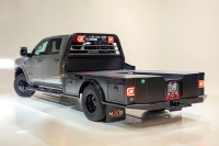 Стил на работното място: Ram Chassis Cab добавя пакет Night Edition с изцяло черни акценти