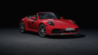 Защо новото Porsche 911 Carrera GTS остава без ръчни скорости: Инженерната загадка зад хибридната технология T-Hybrid