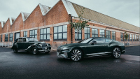 Bentley Continental GT Azure: Уникален британски шедьовър празнува 80 години производство в Кру