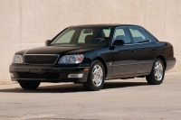 Легендата от Бевърли Хилс: Уникален Lexus LS400 Platinum Series с едва 2400 км отива на търг