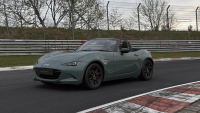 Емблематичният роудстър с нов характер: Обновената Mazda MX-5 2027 сваля картите на британския пазар