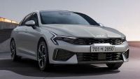 Втори живот за седаните: Защо Kia K5 избира необичаен втори фейслифт вместо изцяло ново поколение