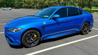 Alfa Romeo Giulia Quadrifoglio с 505 к.с. се продаде на цената на Toyota Prius – загуби над 40 000 долара от стойността си