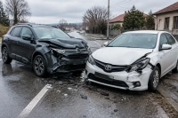 Citroën навлезе в насрещното и удари Toyota в Първомай