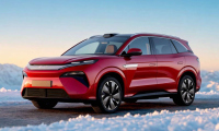 BYD Atto 8 дебютира в Европа: 775 к.с., пробег до 653 км и зареждане за 5 минути