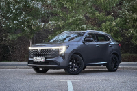 Changan обнови Uni-S с ключова новост – пълно задвижване 4×4, което моделът досега не е имал. За кросоувър, ориентиран основно към асфалт, добавянето на задна задвижваща ос разширява реалните му възможности и повишава стабилността в ситуации с ниско сцепл