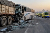 Автобус се удари в спрял камион: 12 загинали в Египет