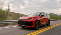 Toyota изтегля близо 31 000 RAV4 Plug-in Hybrid заради софтуерен дефект, който може да изключи задвижването
