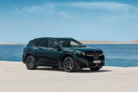 BMW iX3 M60 xDrive дебютира с 612 к.с., ускорение за 3,9 секунди и пробег до 754 км