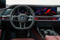 Автономната система от 3 ниво на BMW предизвиква Mercedes