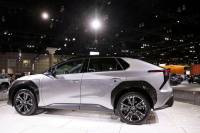 След натиска от шефа на Toyota, Япония наблегна на подкрепата и за хибридите